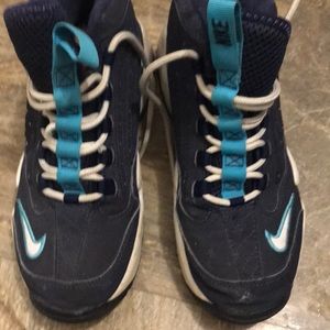Worn only a few times Nike shoes 5.5 youth